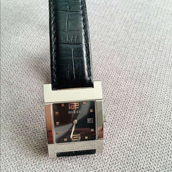 GORGEOUS Mens GUCCI BLACK dial watch 🔥🔥 - Picture 8 of 14